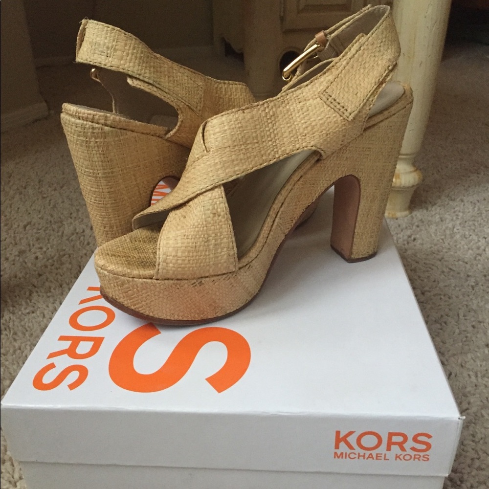 Gently worn platform sandals